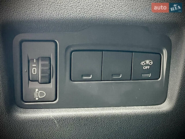 Сітроен ДС4 2012 у Києві на Automoto.ua Чорний Сітроен ДС4, об'ємом двигуна 1.6 л та пробігом 125 тис. км за 9700 $, фото 15 на Automoto.ua