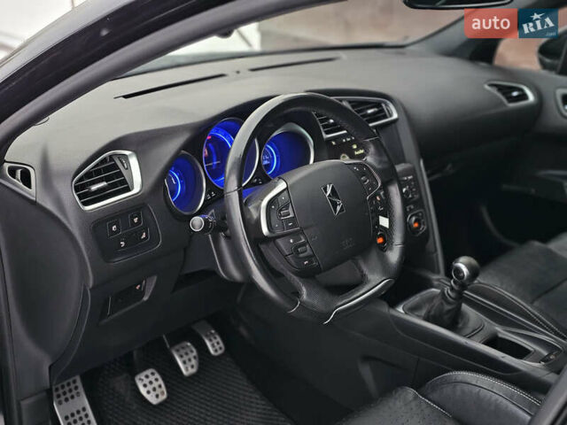 Чорний Сітроен ДС4, об'ємом двигуна 1.6 л та пробігом 180 тис. км за 9300 $, фото 11 на Automoto.ua