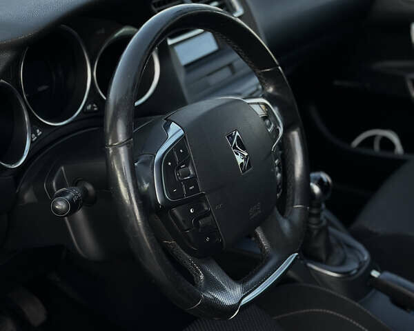 Черный Ситроен ДС4, объемом двигателя 1.56 л и пробегом 182 тыс. км за 7500 $, фото 8 на Automoto.ua