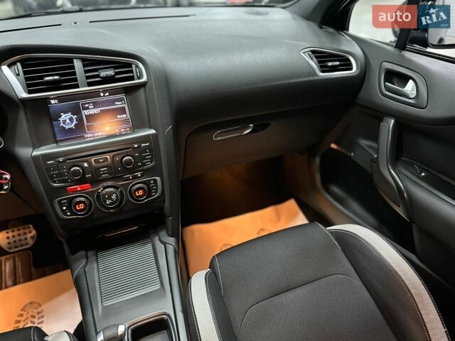 Чорний Сітроен ДС4, об'ємом двигуна 1.6 л та пробігом 235 тис. км за 9950 $, фото 43 на Automoto.ua