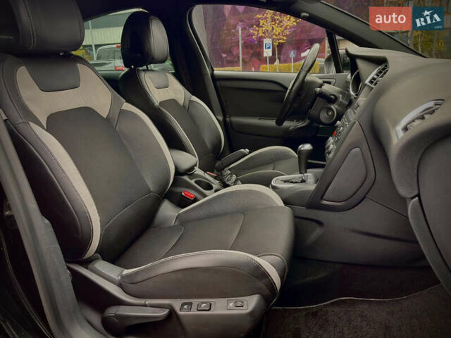 Чорний Сітроен ДС4, об'ємом двигуна 1.6 л та пробігом 125 тис. км за 8500 $, фото 21 на Automoto.ua