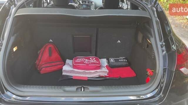 Черный Ситроен ДС4, объемом двигателя 1.6 л и пробегом 265 тыс. км за 11500 $, фото 11 на Automoto.ua