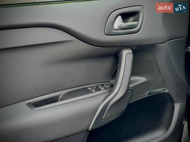 Сітроен ДС4 2012 у Києві на Automoto.ua Чорний Сітроен ДС4, об'ємом двигуна 1.6 л та пробігом 125 тис. км за 9700 $, фото 12 на Automoto.ua