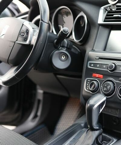 Черный Ситроен ДС4, объемом двигателя 1.56 л и пробегом 158 тыс. км за 12500 $, фото 66 на Automoto.ua