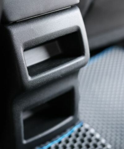 Черный Ситроен ДС4, объемом двигателя 1.56 л и пробегом 158 тыс. км за 12500 $, фото 128 на Automoto.ua