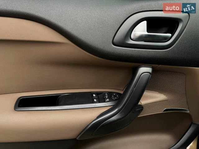 Коричневий Сітроен ДС4, об'ємом двигуна 1.6 л та пробігом 98 тис. км за 8700 $, фото 15 на Automoto.ua