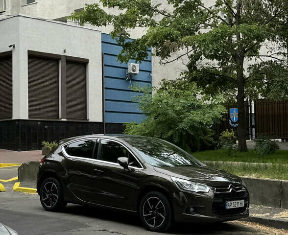 Коричневый Ситроен ДС4, объемом двигателя 1.6 л и пробегом 267 тыс. км за 10000 $, фото 1 на Automoto.ua