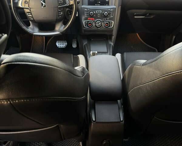 Коричневый Ситроен ДС4, объемом двигателя 1.6 л и пробегом 267 тыс. км за 10000 $, фото 13 на Automoto.ua