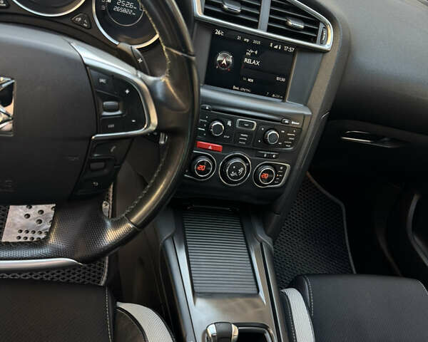 Коричневый Ситроен ДС4, объемом двигателя 1.6 л и пробегом 267 тыс. км за 10000 $, фото 10 на Automoto.ua