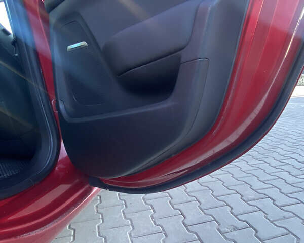 Красный Ситроен ДС4, объемом двигателя 1.56 л и пробегом 134 тыс. км за 10500 $, фото 8 на Automoto.ua