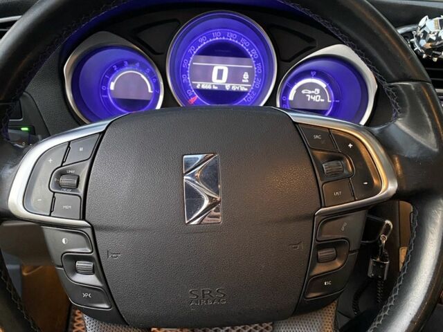 Ситроен ДС4 2011 в Ивано-Франковске на Automoto.ua Серый Ситроен ДС4, объемом двигателя 2 л и пробегом 210 тыс. км за 8500 $, фото 3 на Automoto.ua