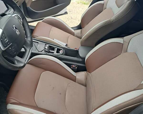 Ситроен ДС4 2011 в Ивано-Франковске на Automoto.ua Серый Ситроен ДС4, объемом двигателя 1.6 л и пробегом 290 тыс. км за 9200 $, фото 1 на Automoto.ua