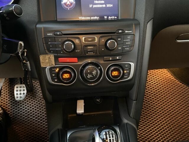 Ситроен ДС4 2011 в Ивано-Франковске на Automoto.ua Серый Ситроен ДС4, объемом двигателя 2 л и пробегом 210 тыс. км за 8500 $, фото 4 на Automoto.ua