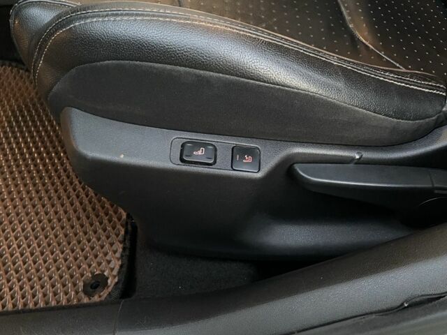 Ситроен ДС4 2011 в Ивано-Франковске на Automoto.ua Серый Ситроен ДС4, объемом двигателя 2 л и пробегом 210 тыс. км за 8500 $, фото 5 на Automoto.ua