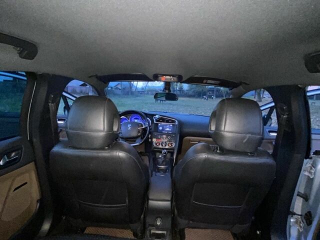 Ситроен ДС4 2011 в Ивано-Франковске на Automoto.ua Серый Ситроен ДС4, объемом двигателя 2 л и пробегом 210 тыс. км за 8500 $, фото 7 на Automoto.ua