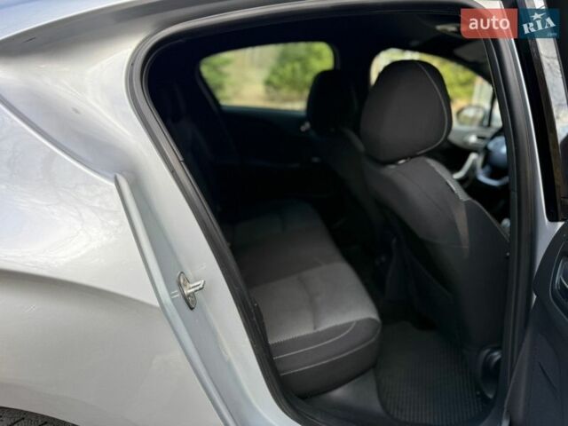 Сірий Сітроен ДС4, об'ємом двигуна 1.56 л та пробігом 253 тис. км за 7600 $, фото 19 на Automoto.ua