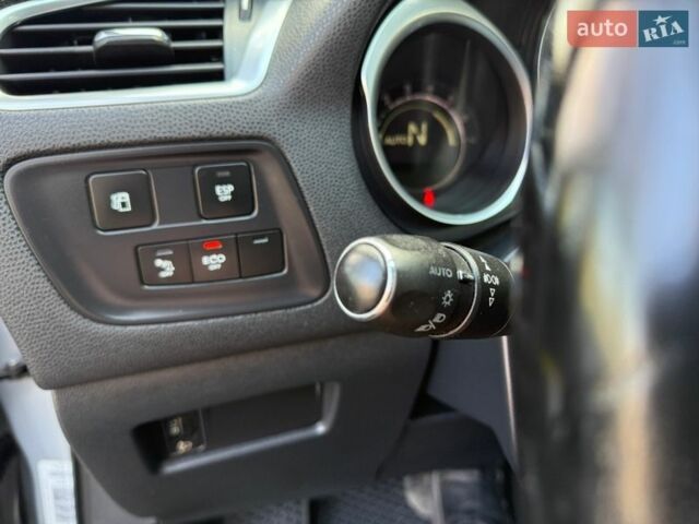 Серый Ситроен ДС4, объемом двигателя 1.6 л и пробегом 254 тыс. км за 8000 $, фото 36 на Automoto.ua