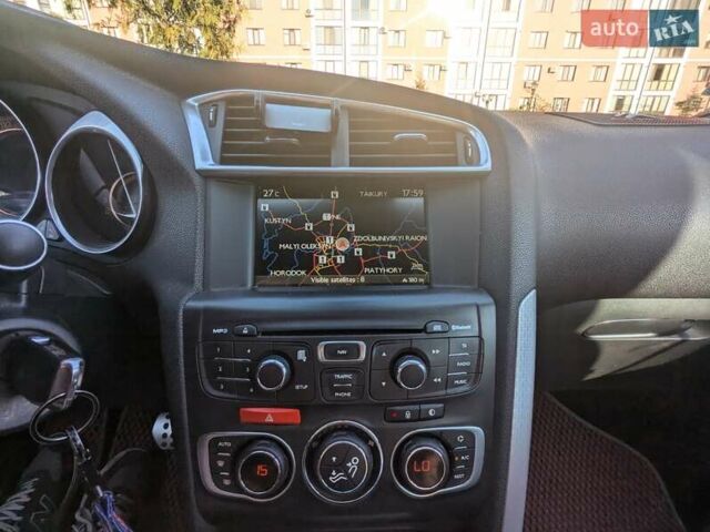 Серый Ситроен ДС4, объемом двигателя 2 л и пробегом 195 тыс. км за 9800 $, фото 8 на Automoto.ua