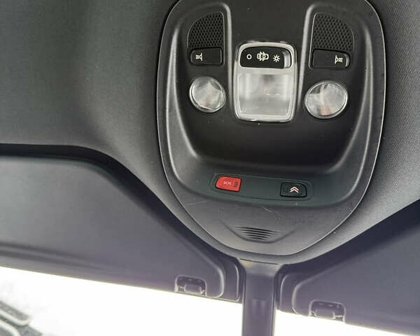 Синий Ситроен ДС4, объемом двигателя 1.6 л и пробегом 175 тыс. км за 9999 $, фото 40 на Automoto.ua