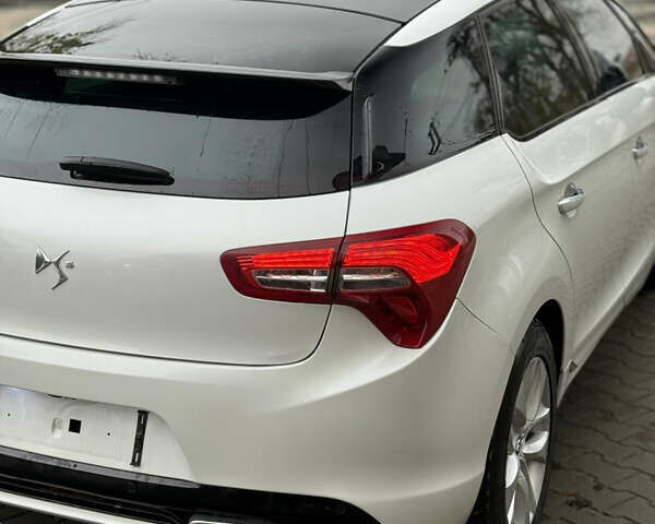 Белый Ситроен ДС5, объемом двигателя 1.6 л и пробегом 147 тыс. км за 11150 $, фото 15 на Automoto.ua