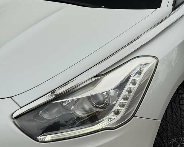 Белый Ситроен ДС5, объемом двигателя 1.6 л и пробегом 147 тыс. км за 11150 $, фото 7 на Automoto.ua