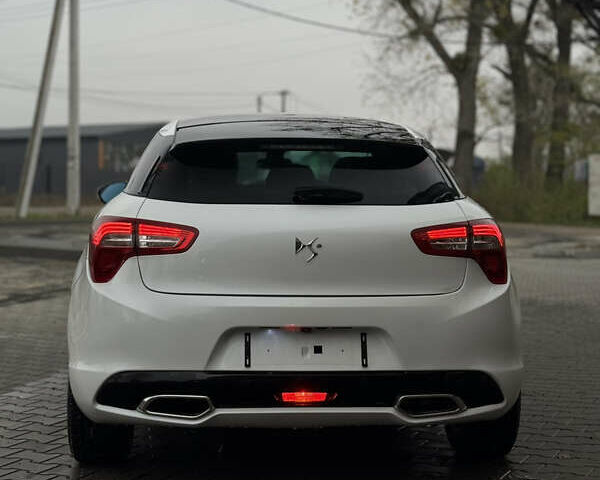 Белый Ситроен ДС5, объемом двигателя 1.6 л и пробегом 147 тыс. км за 11150 $, фото 13 на Automoto.ua