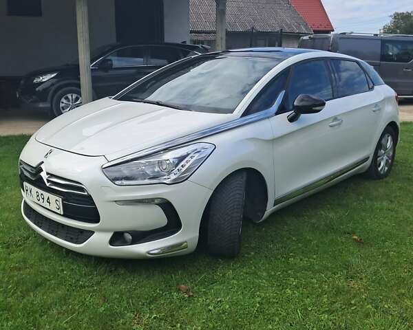 Белый Ситроен ДС5, объемом двигателя 2 л и пробегом 235 тыс. км за 9600 $, фото 5 на Automoto.ua