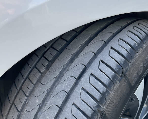 Ситроен ДС5 2012 в Тернополе на Automoto.ua Белый Ситроен ДС5, объемом двигателя 1.6 л и пробегом 197 тыс. км за 10000 $, фото 5 на Automoto.ua