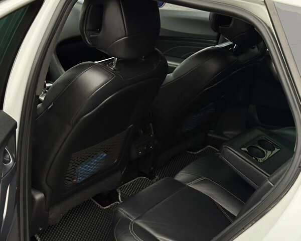 Белый Ситроен ДС5, объемом двигателя 1.6 л и пробегом 147 тыс. км за 11150 $, фото 43 на Automoto.ua