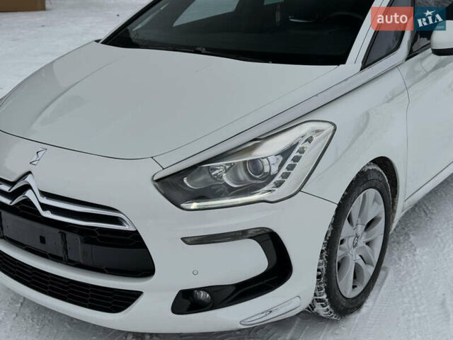 Білий Сітроен ДС5, об'ємом двигуна 1.6 л та пробігом 155 тис. км за 10900 $, фото 6 на Automoto.ua