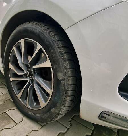 Белый Ситроен ДС5, объемом двигателя 2 л и пробегом 190 тыс. км за 11000 $, фото 10 на Automoto.ua