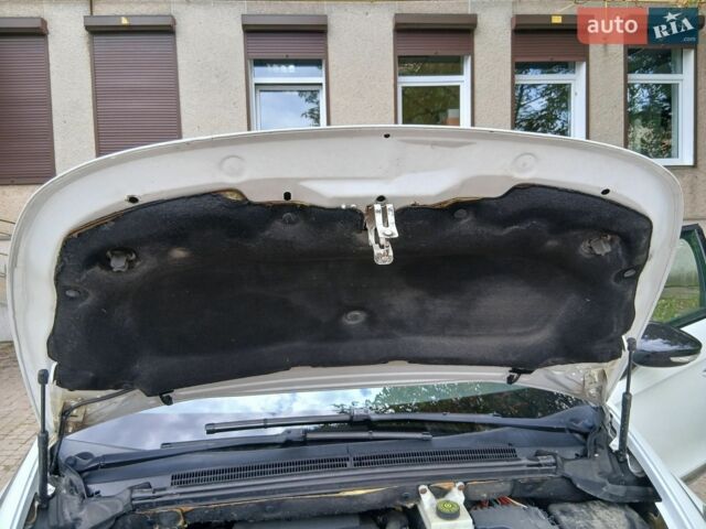 Білий Сітроен ДС5, об'ємом двигуна 2 л та пробігом 235 тис. км за 9250 $, фото 23 на Automoto.ua