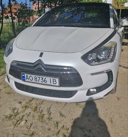 Белый Ситроен ДС5, объемом двигателя 2 л и пробегом 152 тыс. км за 10500 $, фото 1 на Automoto.ua