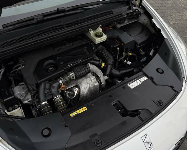 Белый Ситроен ДС5, объемом двигателя 1.6 л и пробегом 147 тыс. км за 11150 $, фото 16 на Automoto.ua