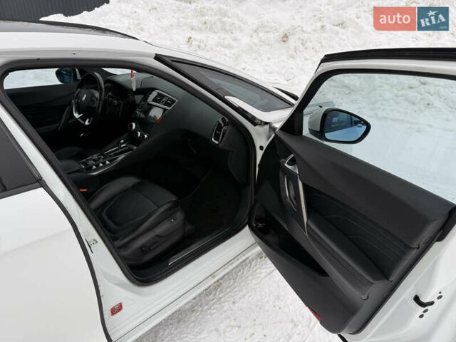 Білий Сітроен ДС5, об'ємом двигуна 1.6 л та пробігом 155 тис. км за 10900 $, фото 38 на Automoto.ua