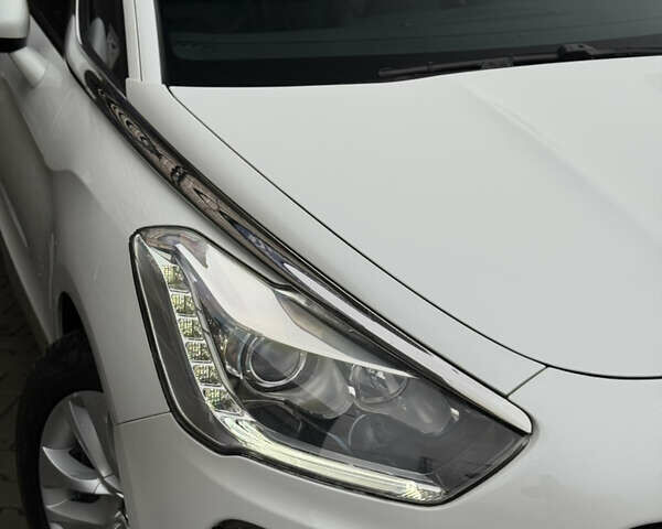 Белый Ситроен ДС5, объемом двигателя 1.6 л и пробегом 147 тыс. км за 11150 $, фото 6 на Automoto.ua