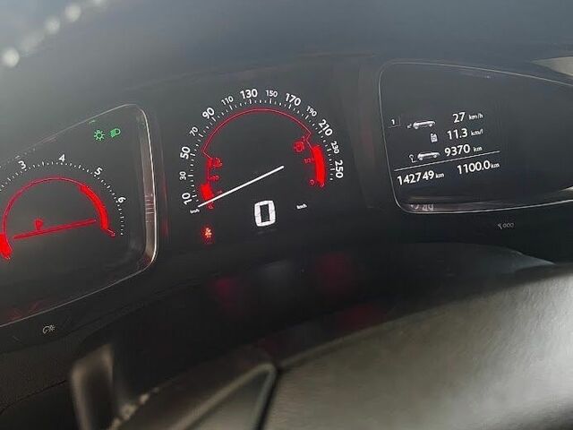 Білий Сітроен ДС5, об'ємом двигуна 2 л та пробігом 142 тис. км за 10700 $, фото 24 на Automoto.ua