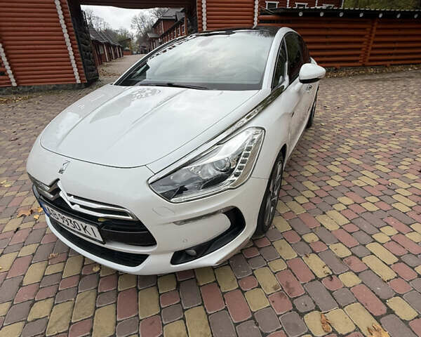 Ситроен ДС5 2013 в Виннице на Automoto.ua Белый Ситроен ДС5, объемом двигателя 2 л и пробегом 233 тыс. км за 14500 $, фото 21 на Automoto.ua