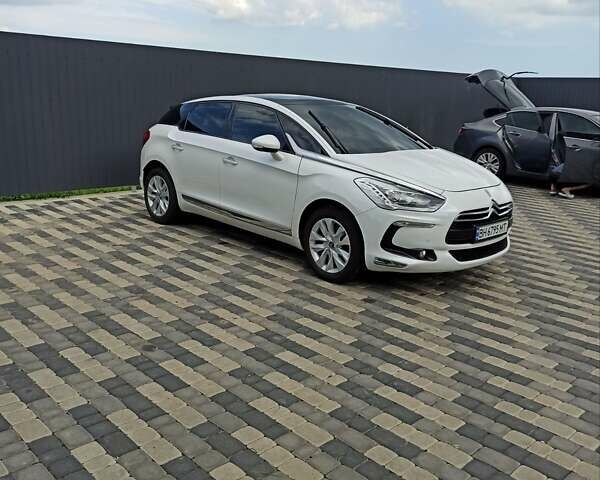 Белый Ситроен ДС5, объемом двигателя 2 л и пробегом 150 тыс. км за 13000 $, фото 5 на Automoto.ua