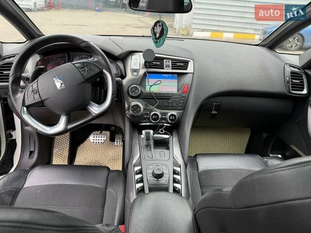 Белый Ситроен ДС5, объемом двигателя 1.56 л и пробегом 168 тыс. км за 11600 $, фото 6 на Automoto.ua