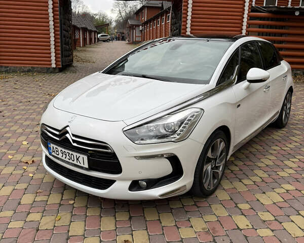 Ситроен ДС5 2013 в Виннице на Automoto.ua Белый Ситроен ДС5, объемом двигателя 2 л и пробегом 233 тыс. км за 14500 $, фото 2 на Automoto.ua