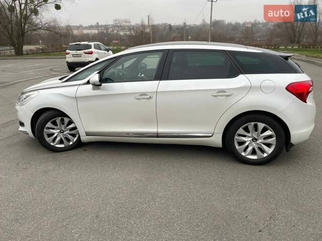 Белый Ситроен ДС5, объемом двигателя 1.56 л и пробегом 168 тыс. км за 11600 $, фото 3 на Automoto.ua