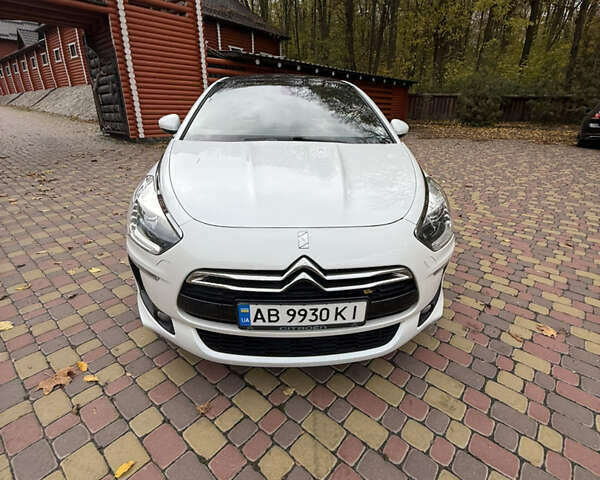 Ситроен ДС5 2013 в Виннице на Automoto.ua Белый Ситроен ДС5, объемом двигателя 2 л и пробегом 233 тыс. км за 14500 $, фото 17 на Automoto.ua