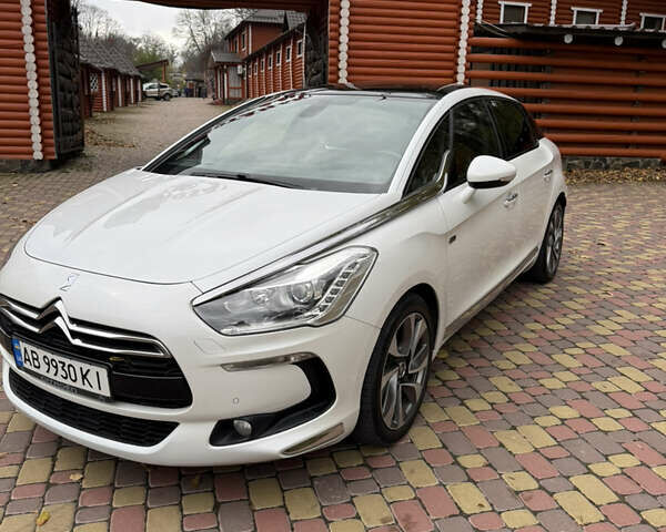 Ситроен ДС5 2013 в Виннице на Automoto.ua Белый Ситроен ДС5, объемом двигателя 2 л и пробегом 233 тыс. км за 14500 $, фото 1 на Automoto.ua