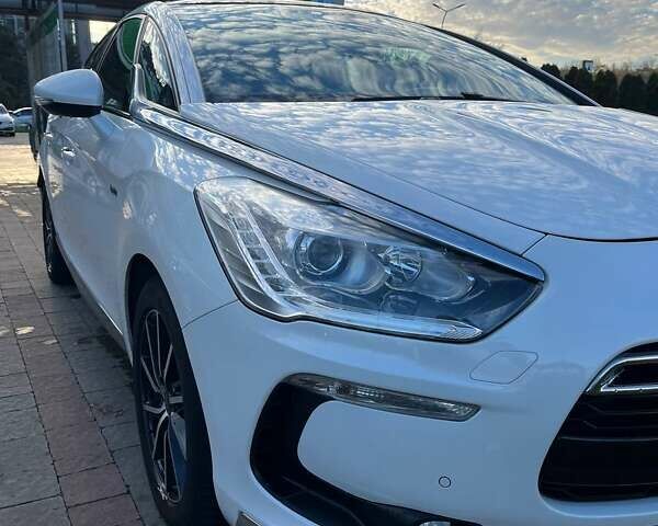 Білий Сітроен ДС5, об'ємом двигуна 2 л та пробігом 239 тис. км за 12700 $, фото 5 на Automoto.ua