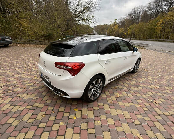 Ситроен ДС5 2013 в Виннице на Automoto.ua Белый Ситроен ДС5, объемом двигателя 2 л и пробегом 233 тыс. км за 14500 $, фото 5 на Automoto.ua
