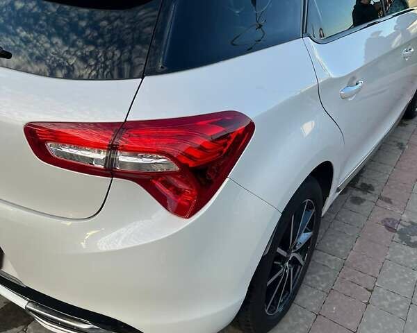 Білий Сітроен ДС5, об'ємом двигуна 2 л та пробігом 239 тис. км за 12700 $, фото 22 на Automoto.ua