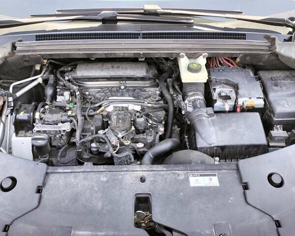 Белый Ситроен ДС5, объемом двигателя 2 л и пробегом 150 тыс. км за 13000 $, фото 13 на Automoto.ua