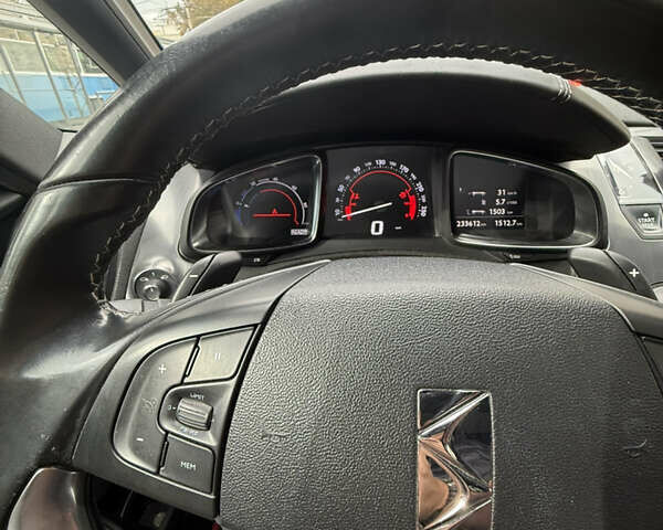 Ситроен ДС5 2013 в Виннице на Automoto.ua Белый Ситроен ДС5, объемом двигателя 2 л и пробегом 233 тыс. км за 14500 $, фото 30 на Automoto.ua