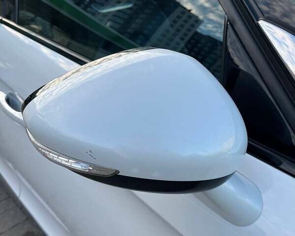 Білий Сітроен ДС5, об'ємом двигуна 2 л та пробігом 239 тис. км за 12700 $, фото 18 на Automoto.ua